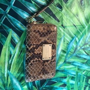 Michael Kors Wristlet Wallet